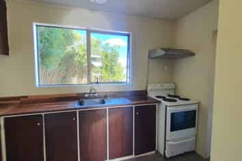 b/9 Ironside Road, Johnsonville