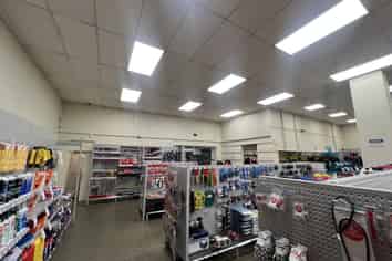 High Profile Showroom – Dual Access, Prime Exposure