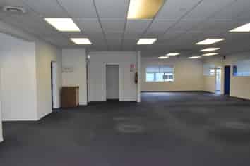 Top Floor office ideal for multiple uses 