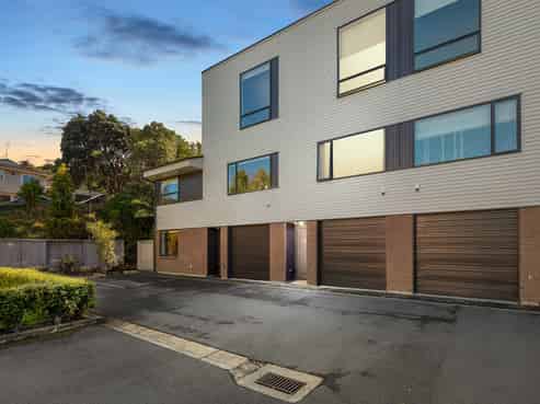 20/8 Thatcher Crescent, Crofton Downs