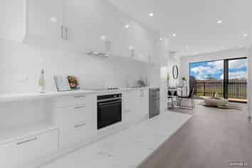 10/17 Barneys Farm Road, Manurewa