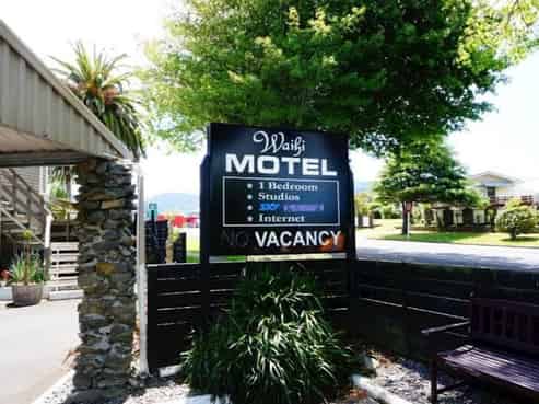 Waikato FHGC Motel - Prime Highway Position