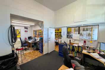 Central City Showroom - Workshop For Lease