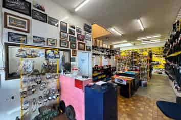 Central City Showroom - Workshop For Lease