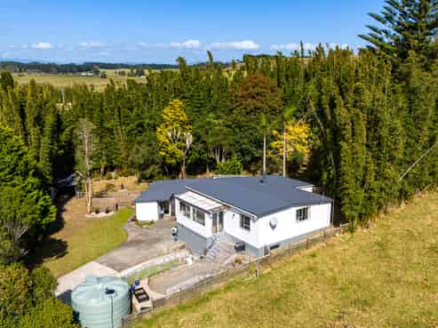 2025 Far North Road, Awanui