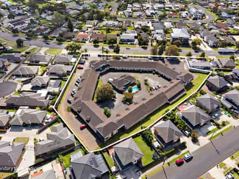 Motel on 8,251m² – Occupy or Develop
