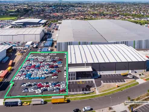 CBRE | 4,072sqm Fully Fenced Airport Hardstand Yard