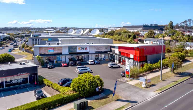 325 Albany Highway, Rosedale