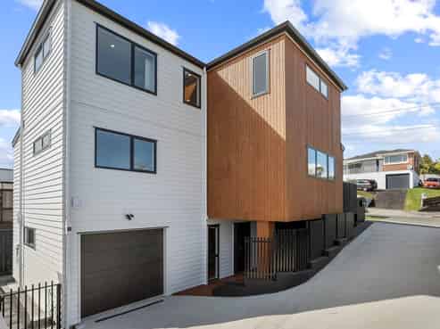 170 A,B,C Methuen Road, New Windsor