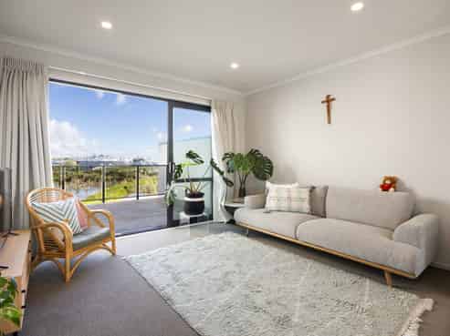 8/37 North Ridge Drive, Rototuna North
