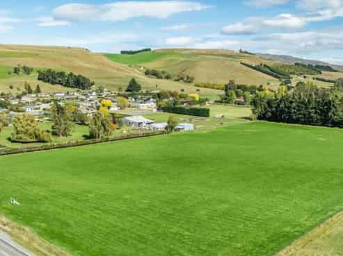 17 Karaka Road, Waikari