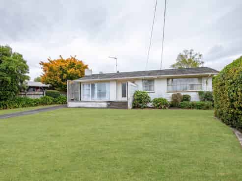 8 Pulham Crescent, Queenwood