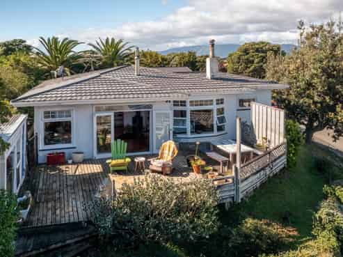 5 Golf Road, Paraparaumu Beach