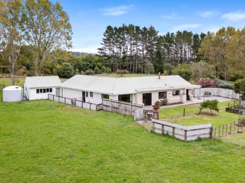 32 Davis Road, Inglewood