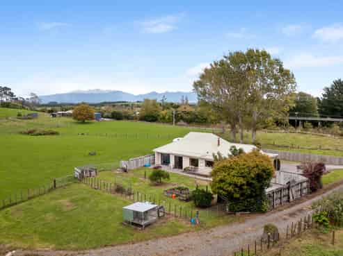 32 Davis Road, Inglewood
