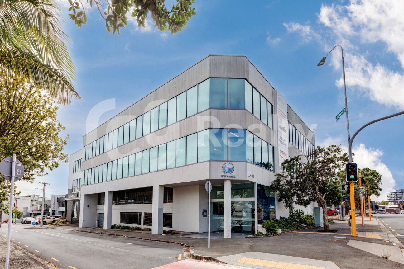 Top Floor Office, Eden Terrace - 648sqm - View 2