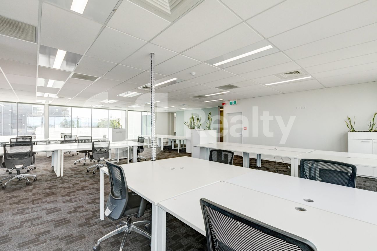 Top Floor Office, Eden Terrace - 648sqm - More