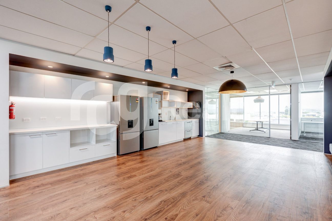 Top Floor Office, Eden Terrace - 648sqm - View 3
