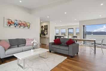 4A Robieson Lane, Roseneath