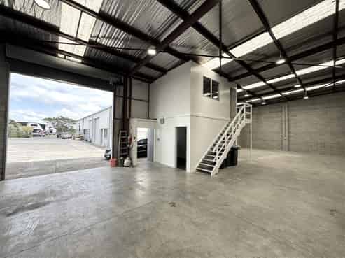 Immaculate 194sqm Industrial Opportunity