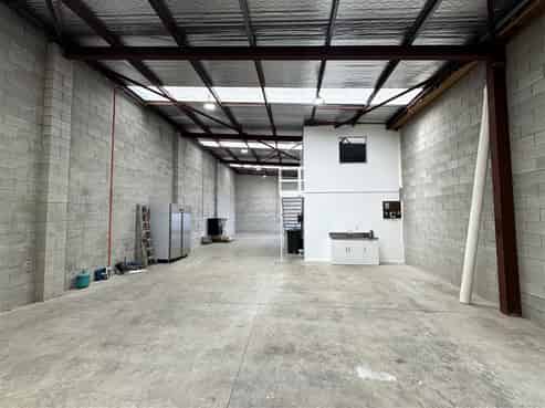 Immaculate 194sqm Industrial Opportunity