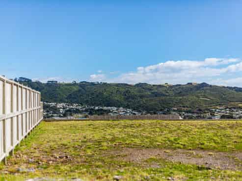 16a & 16b Okupe Grove, Aotea