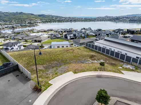 16a & 16b Okupe Grove, Aotea