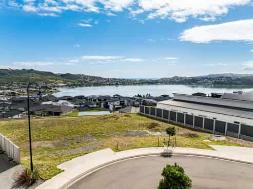 16a & 16b Okupe Grove, Aotea