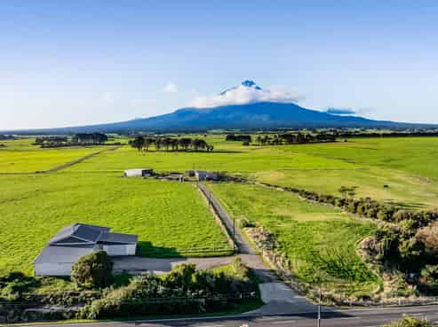 2288 Eltham Road, Manaia