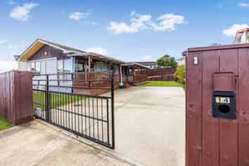 14 Charntay Avenue, Clover Park
