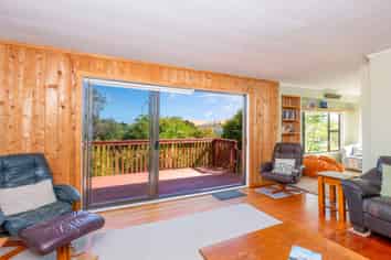 1 Waianga Place, OMAPERE