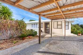 1 Waianga Place, OMAPERE