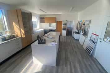 Industrial Office & Showroom