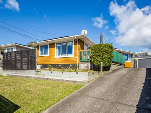 43 Mark Avenue, Paparangi