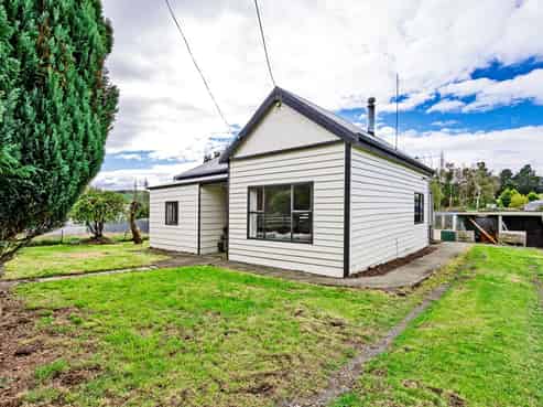 33 Dryfe Street, Nightcaps