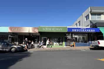 Be in the heart of Howick Village