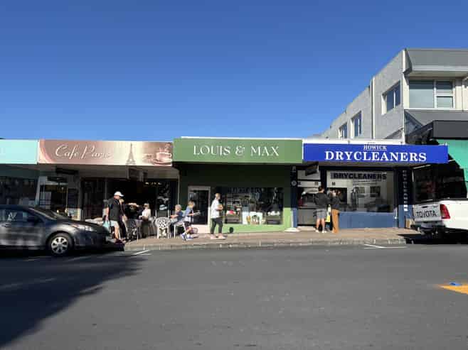 Be in the heart of Howick Village
