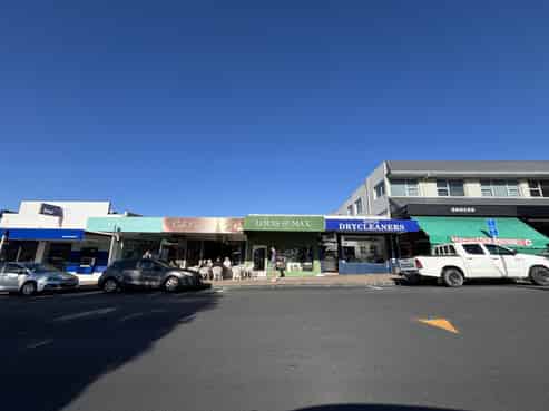 Be in the heart of Howick Village