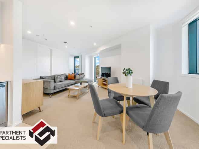 105/6 Waikumete Road, Glen Eden