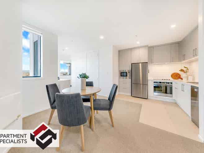 105/6 Waikumete Road, Glen Eden