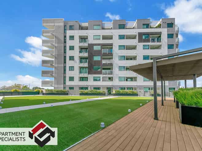105/6 Waikumete Road, Glen Eden