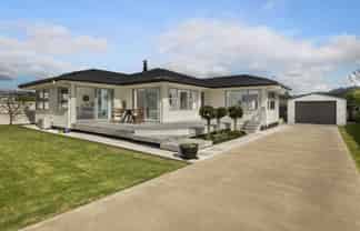 8 Sandleigh Drive, Athenree