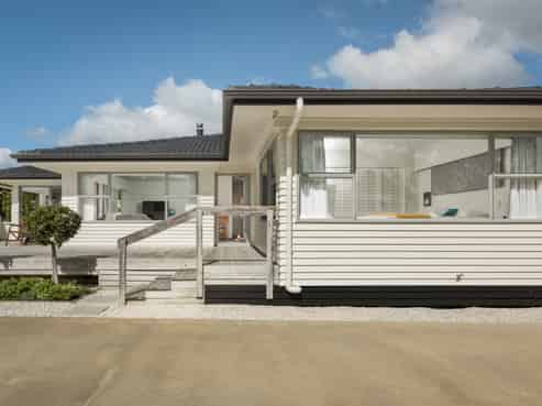 8 Sandleigh Drive, Athenree