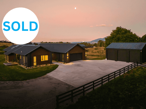 2 Vickers Way, Acacia Bay