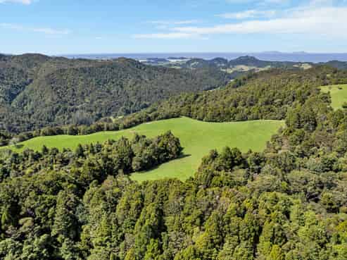 123 Waipipi Road, Whananaki