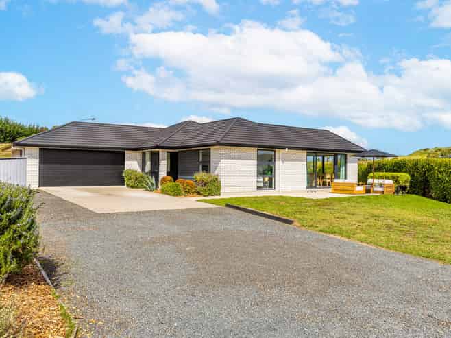 6A Lambrusco Street, TE KAUWHATA