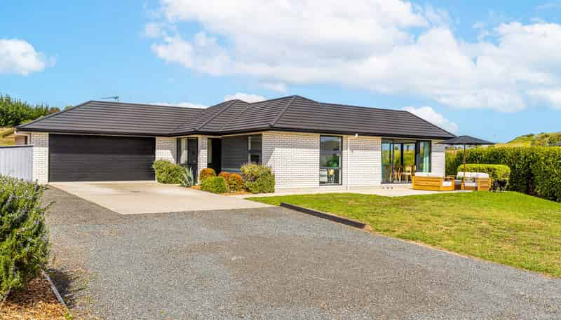 6A Lambrusco Street, TE KAUWHATA