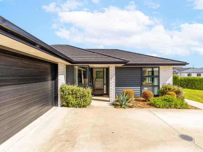 6A Lambrusco Street, TE KAUWHATA