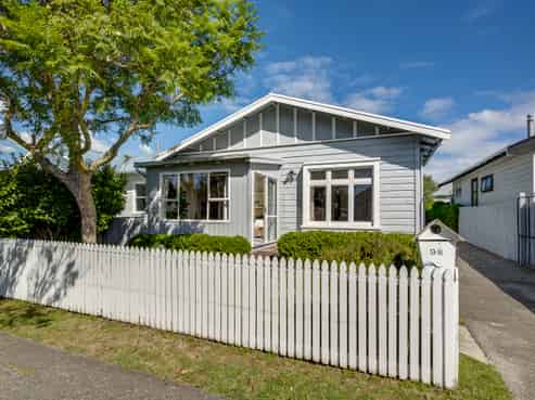 98 Vigor Brown Street, Napier South
