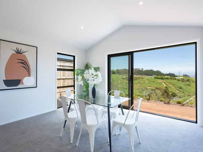 7 Hill Tops Way, Stoke